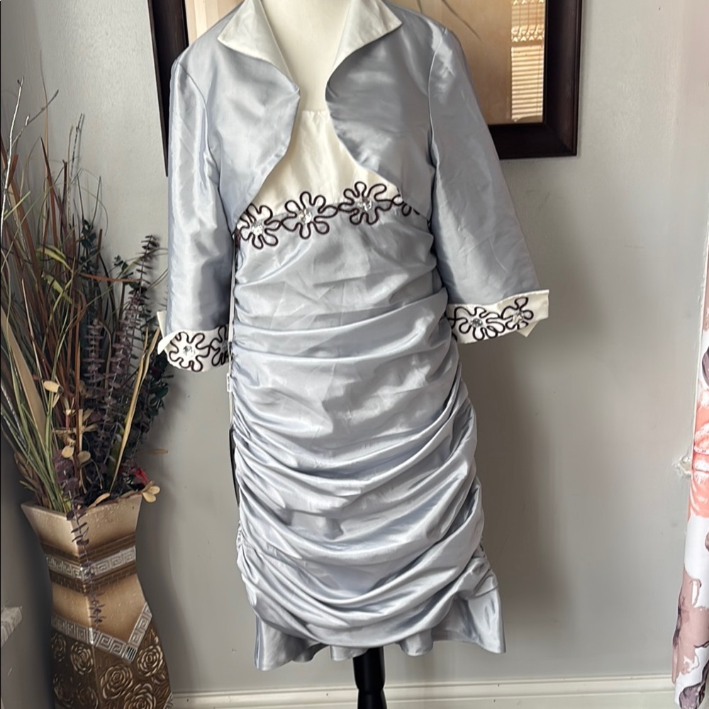 Silver Sheath Midi‎ Dress with Ruched Detail and Notched Collar